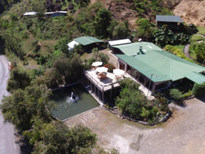 Los Lagos Lodge